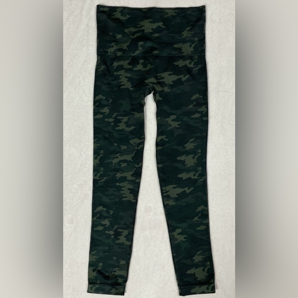 SPANX Look At Me Now Camp Leggings (M) - Picture 4 of 5